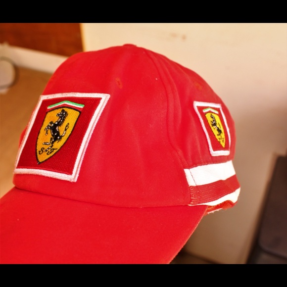 PUMA FERRARI red embroidered logo cap - Picture 6 of 7